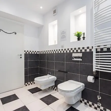 Superb River Views 1br + Parking