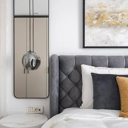 Superb River Views 1br + Parking Appartement *