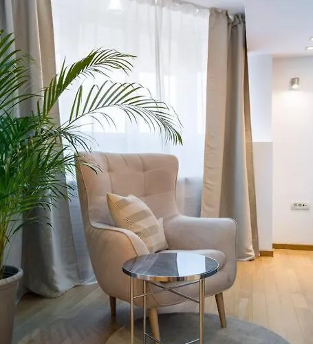 Superb River Views 1br + Parking Apartment Bucharest