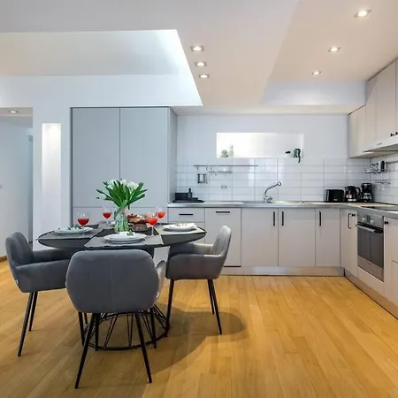 Apartament Superb River Views 1br + Parking