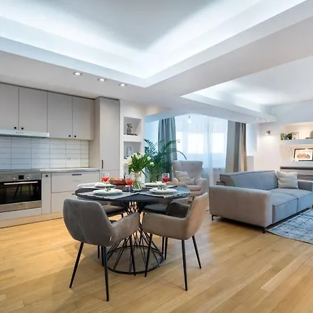 Apartament Superb River Views 1br + Parking *