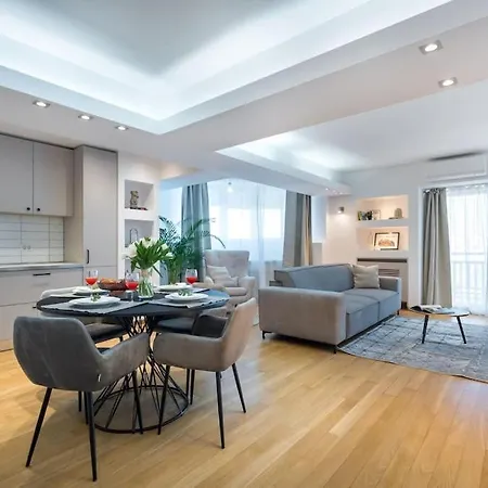 Apartament Superb River Views 1br + Parking Bucureşti