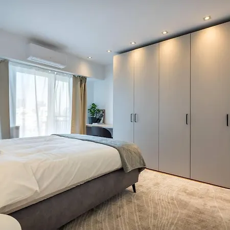 Superb River Views 1br + Parking *