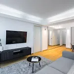 公寓 Superb River Views 1br + Parking *