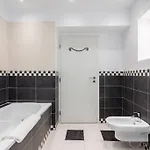 公寓 Superb River Views 1br + Parking *