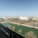 公寓 Superb River Views 1br + Parking *