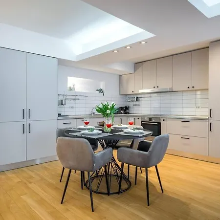 Apartament Superb River Views 1br + Parking