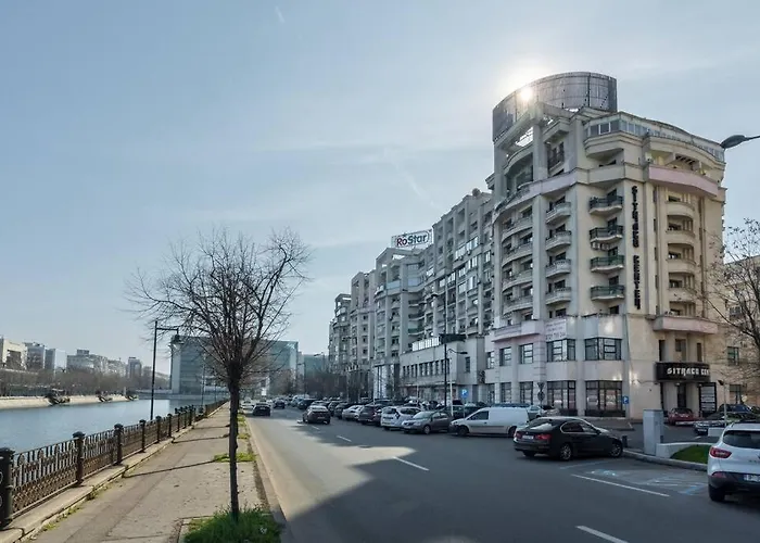 Superb River Views 1br + Parking *