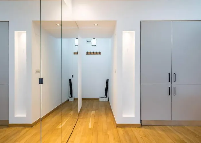 アパート Superb River Views 1br + Parking