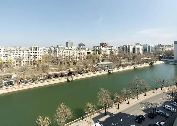 Superb River Views 1br + Parking Bukarest