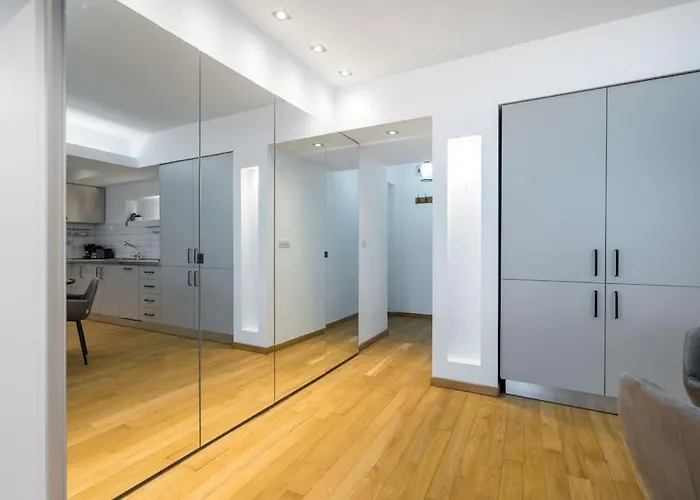 アパート Superb River Views 1br + Parking ブカレスト